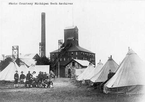 Guardsmen and their tents in front of the Red Jacket Shaft, 1913. (Photo courtesy of the Michigan Tech Archives, Keweenaw Digital Archive)