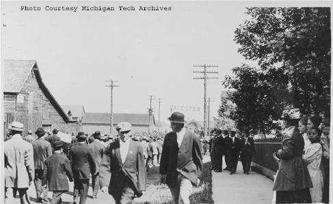 Strikers going to hear John Mitchell speak in August of 1913 in the Calumet district near Laurium. (Photo courtesy of the Michigan Tech Archives, Keweenaw Digital Archives.)